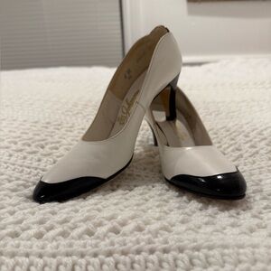 Vintage Johansen Elegant White and Black Women's Heels